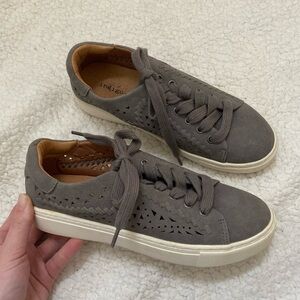 Indigo Rd Kadison low-top women’s fashion sneakers Sz 6.5